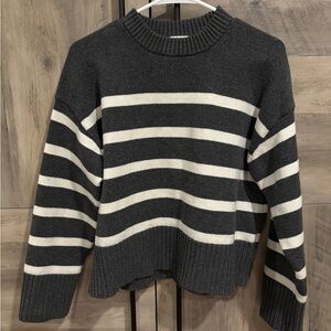 H&M Gray and White Women's Sweater
